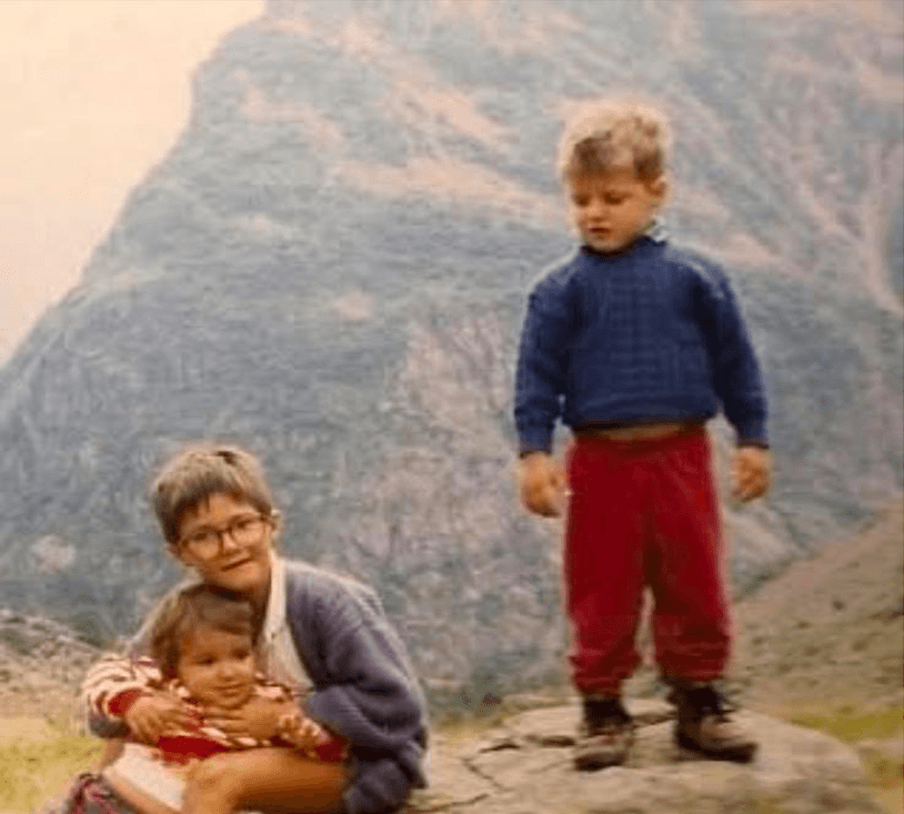 UNE ENFANCE ULTRA PRIVILÉGIÉE